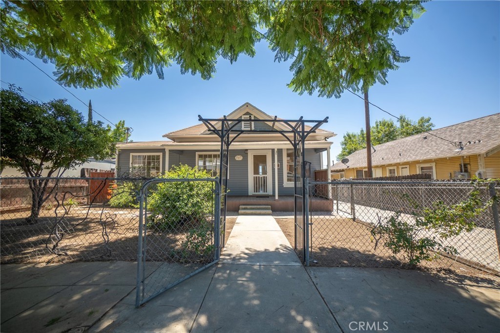 27471 Main St Property